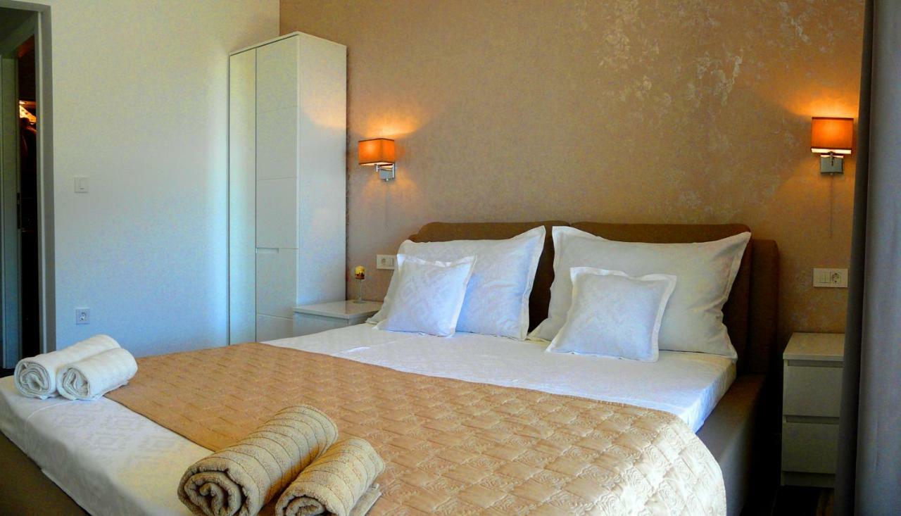 Apartments Lozina Дрвеник Экстерьер фото