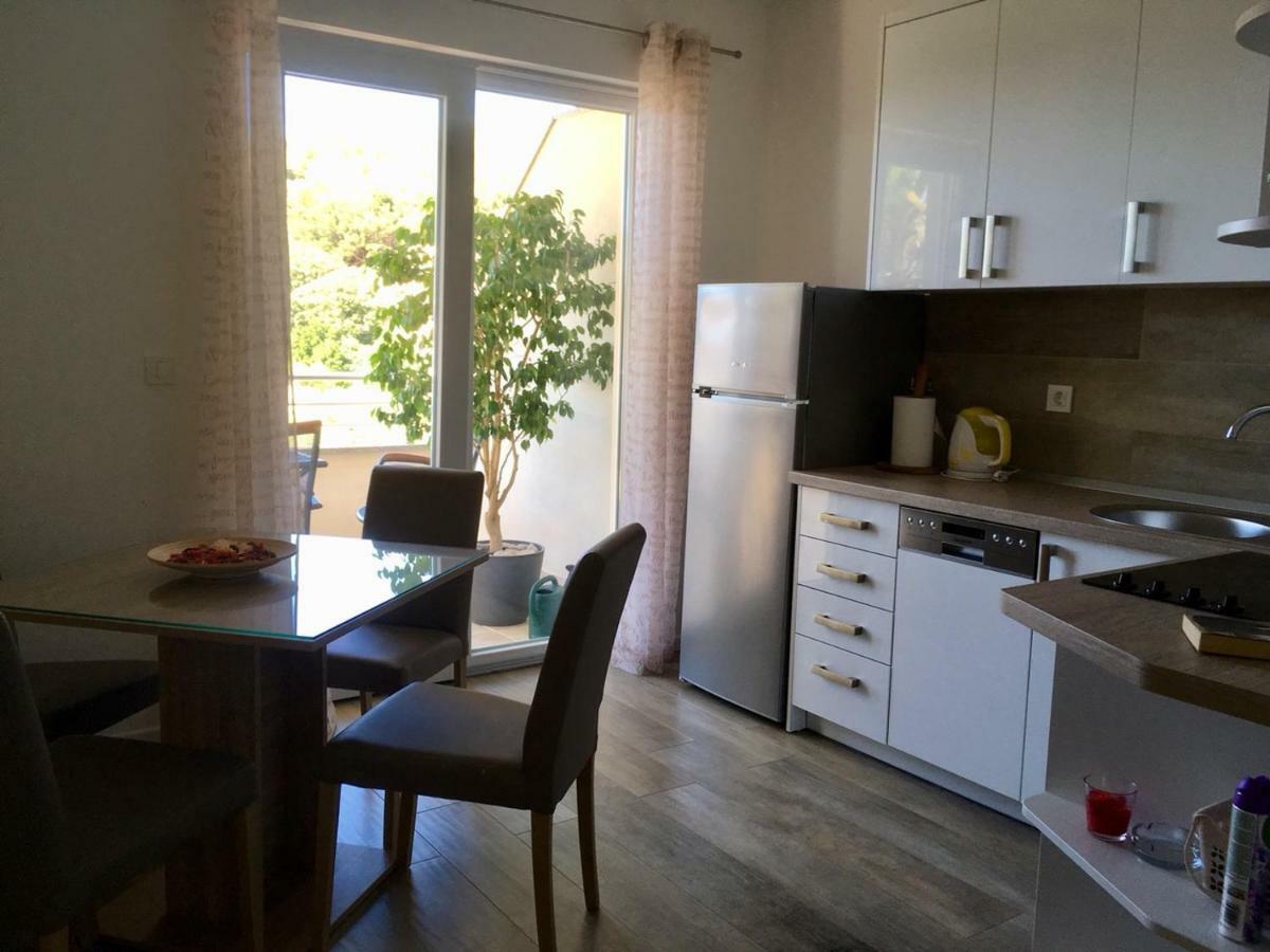 Apartments Lozina Дрвеник Экстерьер фото